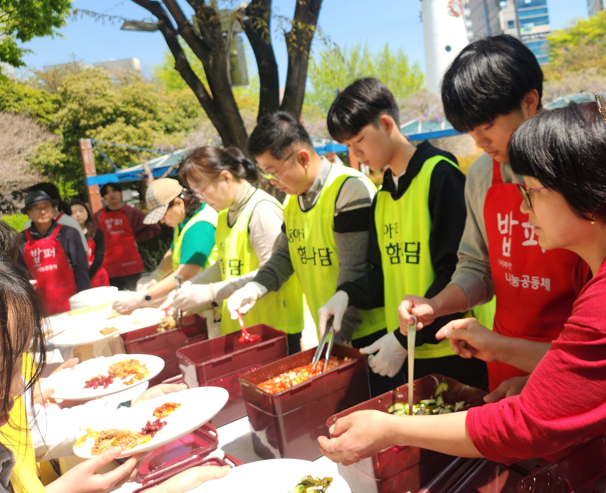 부산디지털대학교 상담심리학과 동아리‘함나담’, 멈춤 없는 밥퍼 봉사