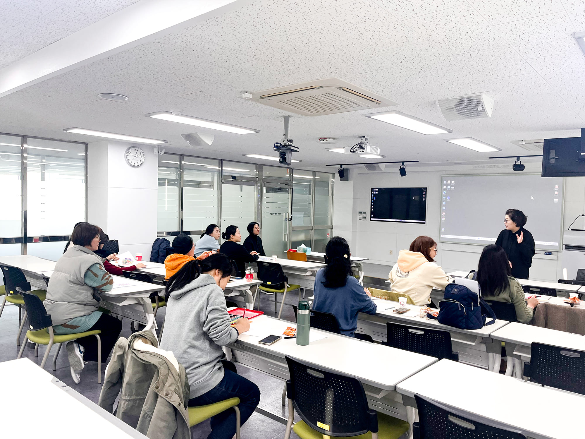 평생교육원, 「무료 부모교육: 색의 비밀 – 나의 미래와 자녀의 진로 알아보기」특강 성황리 개최